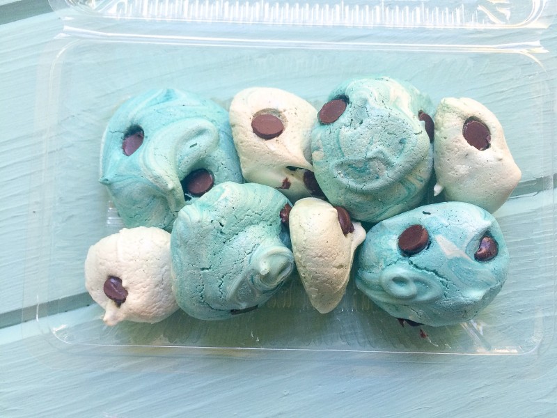 How to Make Perfect Robins Egg and Sea Foam Chocolate Chip Meringues